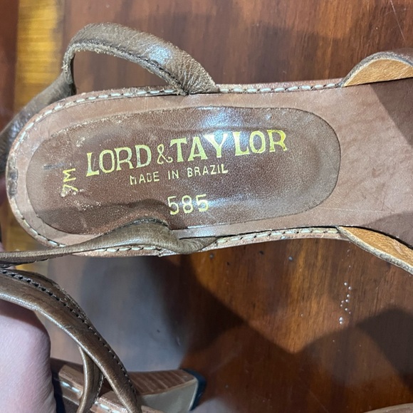 Vintage Lord & Taylor Heeled Leather Sandals - Picture 4 of 8